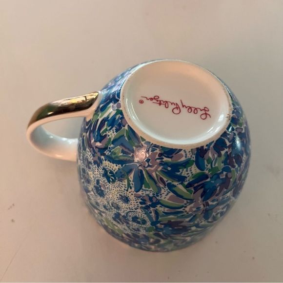 Lilly Pulitzer Gold Handle Blue Lilly Print Ceramic Mug - Picture 4 of 7